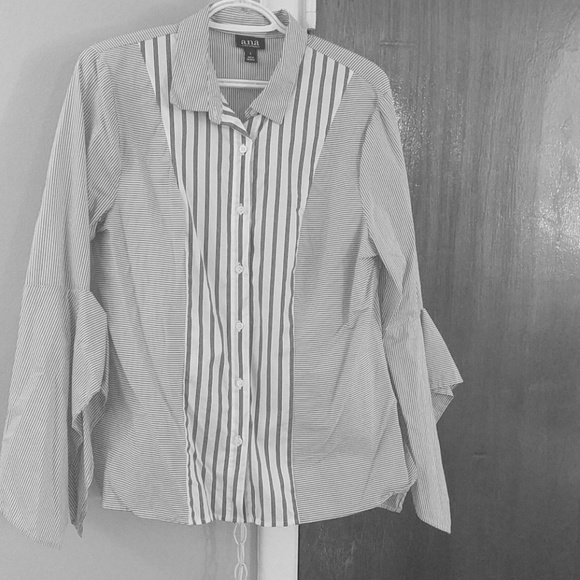 Blouse - Picture 1 of 3